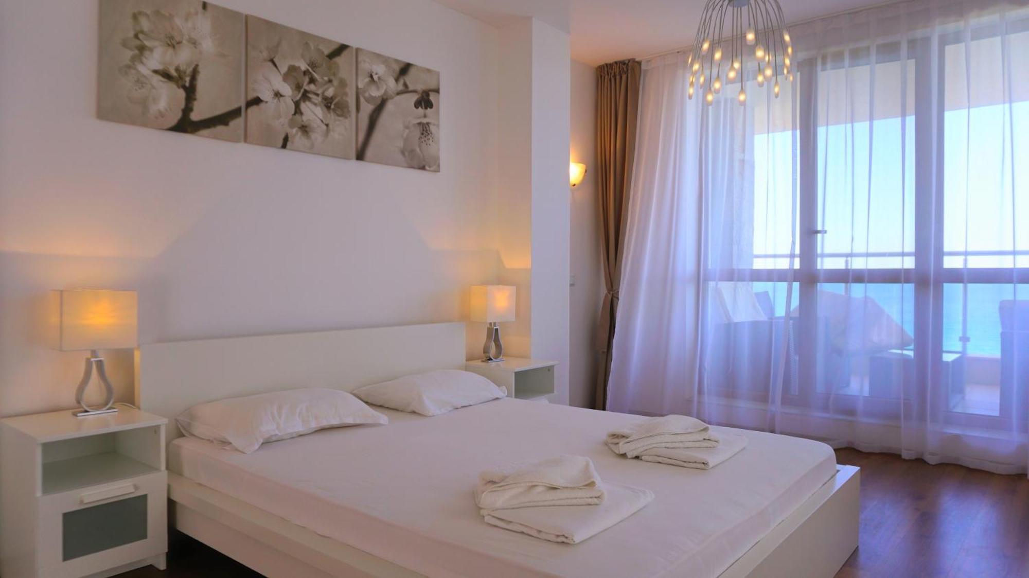 Апартаменти Бяла Клиф на плажа - Apartments Byala Cliff First Line Екстериор снимка