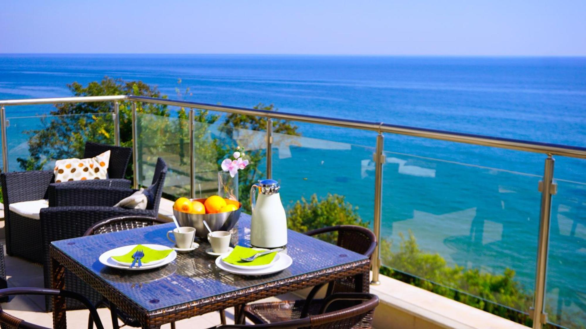 Апартаменти Бяла Клиф на плажа - Apartments Byala Cliff First Line Екстериор снимка