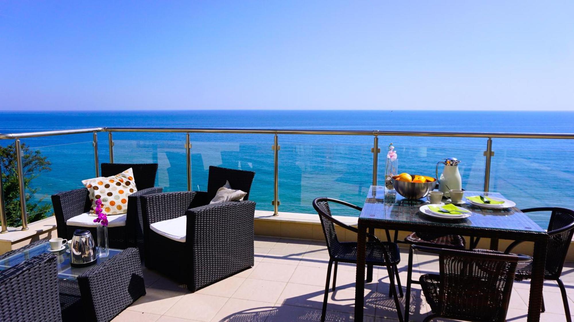 Апартаменти Бяла Клиф на плажа - Apartments Byala Cliff First Line Екстериор снимка