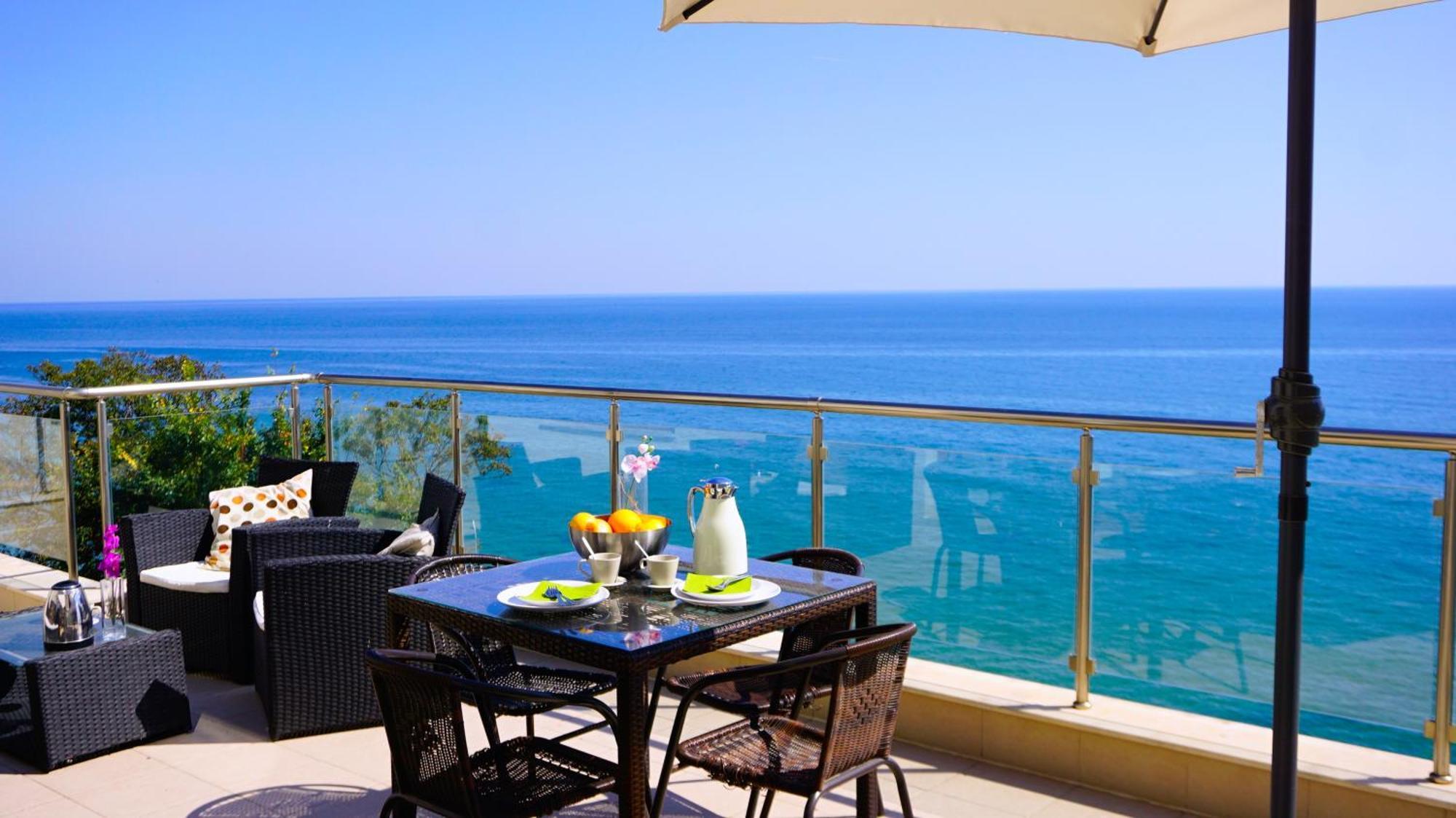 Апартаменти Бяла Клиф на плажа - Apartments Byala Cliff First Line Екстериор снимка